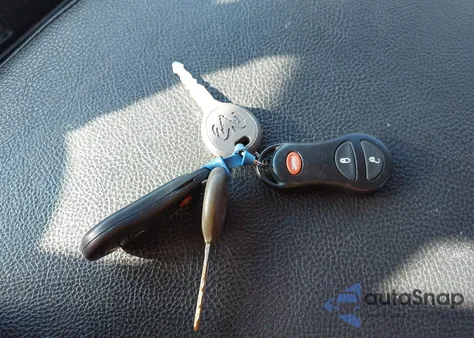 2005 Dodge Ram 1500 Slt/Laramie from USA, damaged, VIN 1D7HU18D65S240272